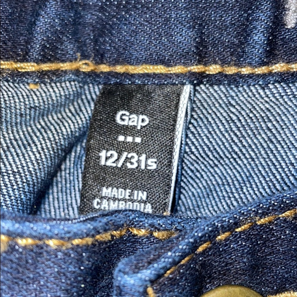 Premium Curvy Straight GAP Denim - Picture 3 of 5